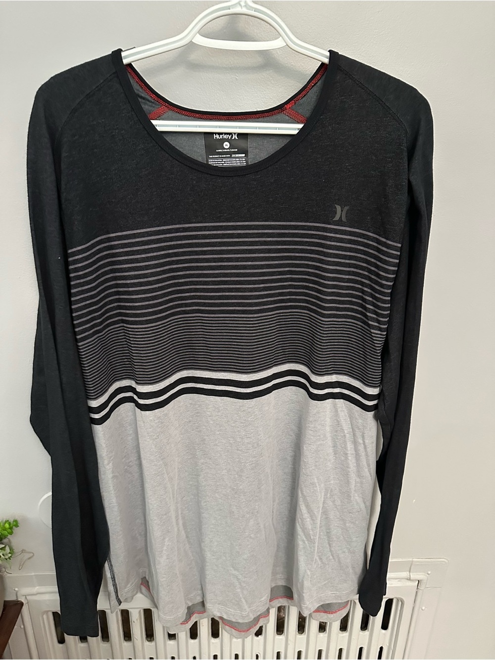 Hurley Black & Gray Long-Sleeve Striped Crew Shirt